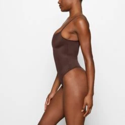BARELY THERE SCOOP BODYSUIT | COCOA 9 BARELY THERE SCOOP BODYSUIT | COCOA -Underwear Specialty Shop SKIMS BODYSUIT BD THG 3141 DB COA 0007 SD