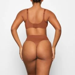 SMOOTHING HIGH-WAISTED THONG | BRONZE -Underwear Specialty Shop SKIMS BRA BA PLG 2610 DA BRZ 0013 BK f8854e3c 4a3b 4e66 b95f 3740f1cdacc6