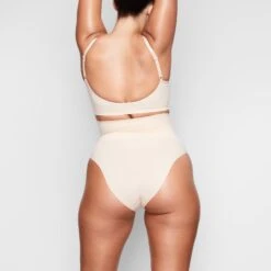 SEAMLESS SCULPT BRALETTE | SAND 10 SEAMLESS SCULPT BRALETTE | SAND -Underwear Specialty Shop SKIMS BRAS SH BRA 0012 SND C BK f45293ae 311b 4f44 8338 5dd9a5e23416