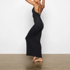 SMOOTH LOUNGE LOW BACK KEYHOLE DRESS | ONYX -Underwear Specialty Shop SKIMS LOUNGEWEAR AP DRS 2043 TD ONX 0014 SD