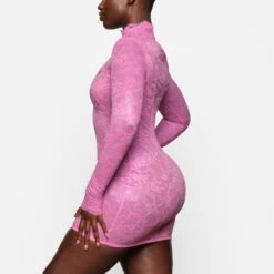 SKIMS LACE TURTLENECK DRESS | BUBBLE GUM -Underwear Specialty Shop SKIMS LOUNGEWEAR AP DRS 2144 ZA BBG 0029