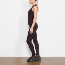 OUTDOOR CREW NECK TANK | DARK PURPLE 8 OUTDOOR CREW NECK TANK | DARK PURPLE -Underwear Specialty Shop SKIMS LOUNGEWEAR AP TNK 1033 LB MID SD