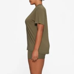 BOYFRIEND T-SHIRT | ARMY -Underwear Specialty Shop SKIMS LOUNGEWEAR AP TSH 0462 HA ARM 0007