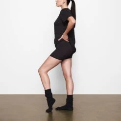 BOYFRIEND T-SHIRT | ONYX 9 BOYFRIEND T-SHIRT | ONYX -Underwear Specialty Shop SKIMS LOUNGEWEAR AP TSH 0462 NC ONX SD