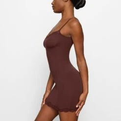 FITS EVERYBODY CORDED LACE SLIP DRESS | COCOA -Underwear Specialty Shop SKIMS LOUNGEWEAR DR MIN 4132 FB COA 0006 SD