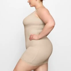 FITS EVERYBODY CORDED LACE SLIP DRESS | SAND -Underwear Specialty Shop SKIMS LOUNGEWEAR DR MIN 4132 FC SND 0008 SD x1 24a4832f bf1e 4b37 8b42 3d730a1b7f3d