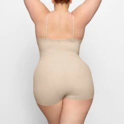 FITS EVERYBODY CORDED LACE ONESIE | SAND -Underwear Specialty Shop SKIMS LOUNGEWEAR OS MDT 4131 FC SND 0015 BK x2 3dd53ffa c318 4a69 a773 c569b959c2c4