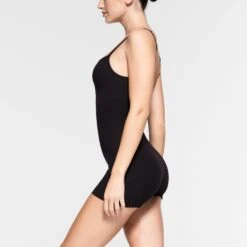 LOGO POINTELLE ONESIE | ONYX -Underwear Specialty Shop SKIMS LOUNGEWEAR OS SRT 3038 NC ONX 008 SD