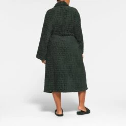 SKIMS SPA TERRY ROBE | PINE -Underwear Specialty Shop SKIMS LOUNGEWEAR RB LNG 2873 QA PNE 0015 BK