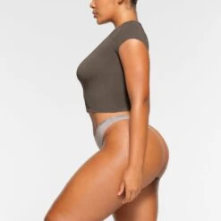 NEW VINTAGE SPORT CROPPED V NECK T-SHIRT | GREY CHALK -Underwear Specialty Shop SKIMS LOUNGEWEAR TP TSH 3043 OA GCK 0014 SD