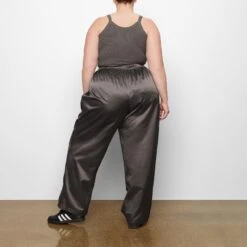 UTILITY SPORT SCOOP TANK | GUNMETAL -Underwear Specialty Shop SKIMS LOUNGWEAR AP TNK 1144 QC GUN 0011 BK x2 22281349 0f26 4f36 b7ad 88b969ee5bf9