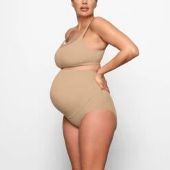 FITS EVERYBODY MATERNITY HIGH-WAISTED BRIEF | CLAY -Underwear Specialty Shop SKIMS PANTY BRF 2602 CH CLY 0009 SD acbcef72 0132 40c6 8aec 7c247a66a633