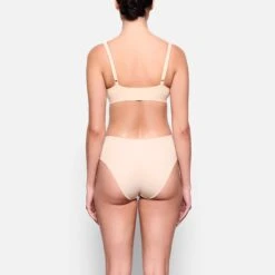 FITS EVERYBODY BRIEF | SAND -Underwear Specialty Shop SKIMS PANTY PN BRF 0806 DE SND BK