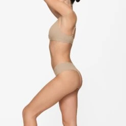 FITS EVERYBODY HIPSTER | CLAY -Underwear Specialty Shop SKIMS PANTY PN BYS 1099 GD CLY 0009