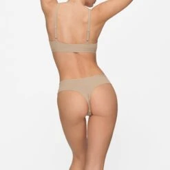 FITS EVERYBODY HIPSTER | CLAY -Underwear Specialty Shop SKIMS PANTY PN BYS 1099 GD CLY 0014