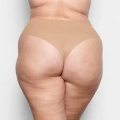 NAKED CHEEKY HIPSTER | CLAY -Underwear Specialty Shop SKIMS PANTY PN HPR 1256 KA CLY BK