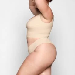 NAKED CHEEKY HIPSTER | SAND -Underwear Specialty Shop SKIMS PANTY PN HPR 1256 VD SND 0010 SD