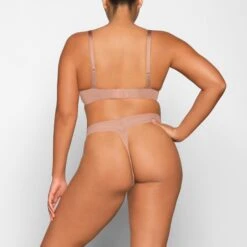 WEIGHTLESS THONG | SIENNA -Underwear Specialty Shop SKIMS PANTY PN THG 2360 VA SIE 0011 BK