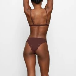 FITS EVERYBODY CORDED LACE TANGA | COCOA -Underwear Specialty Shop SKIMS PANTY PN TNG 4133 FB COA 0013 BK