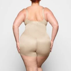 BARELY THERE HIGH-WAISTED SHORTIE | SAND -Underwear Specialty Shop SKIMS SHAPEWEAR AP SHO 1760 ZB SND 0017