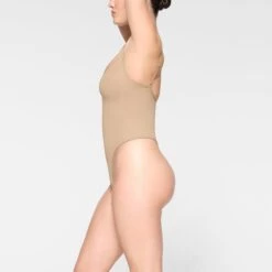 SEAMLESS SCULPT THONG BODYSUIT | CLAY -Underwear Specialty Shop SKIMS SHAPEWEAR BD THG 3369 IE CLY 0012 SD