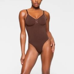 SEAMLESS SCULPT LOW BACK THONG BODYSUIT | COCOA -Underwear Specialty Shop SKIMS SHAPEWEAR BD THG 3371 KB COA 0003 FR