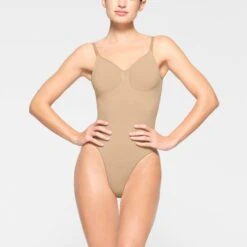 SEAMLESS SCULPT LOW BACK THONG BODYSUIT | CLAY -Underwear Specialty Shop SKIMS SHAPEWEAR BD THG 3371 KD CLY 0003 FR