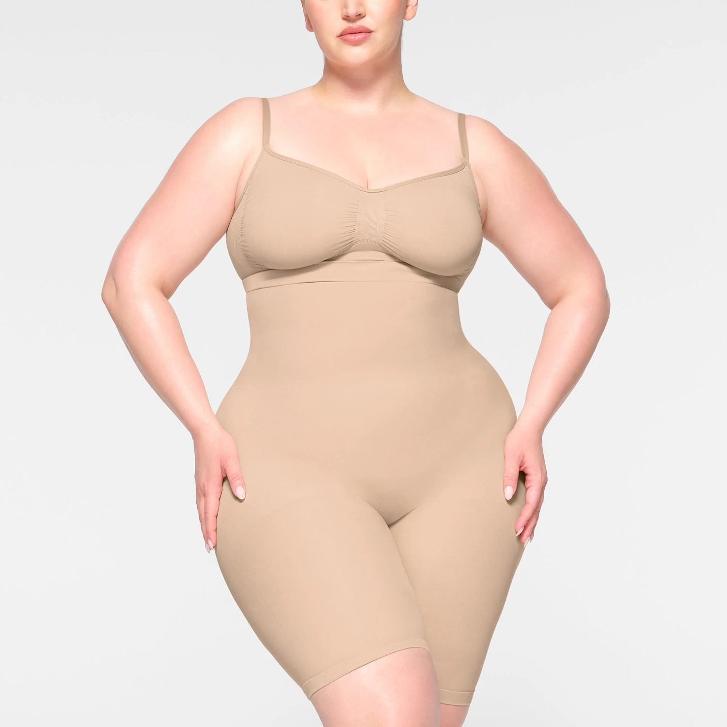 SEAMLESS SCULPT MID THIGH SHORT | MICA 4 SEAMLESS SCULPT MID THIGH SHORT | MICA - Image 2