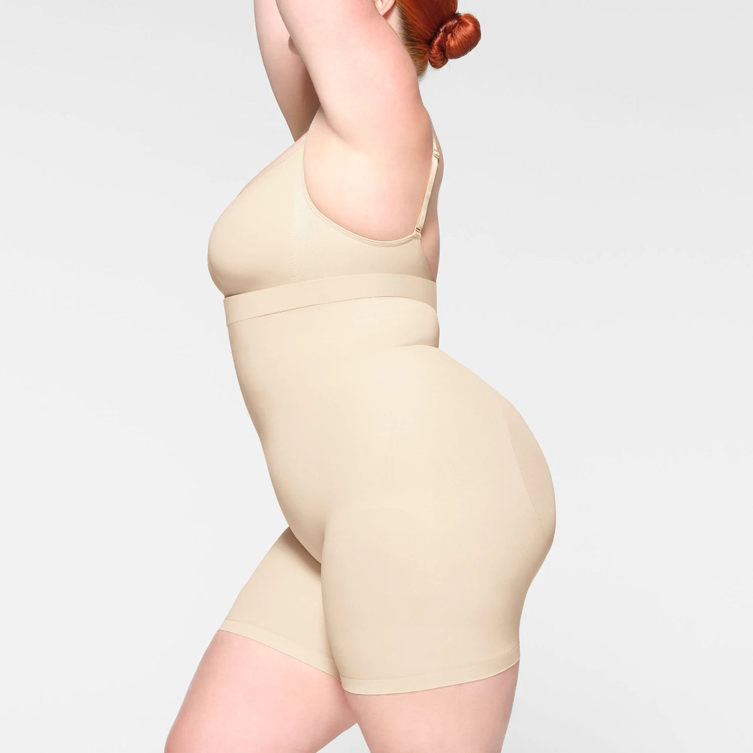 SEAMLESS SCULPT MID THIGH SHORT | SAND 5 SEAMLESS SCULPT MID THIGH SHORT | SAND - Image 3