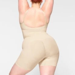 SEAMLESS SCULPT MID THIGH SHORT | SAND 10 SEAMLESS SCULPT MID THIGH SHORT | SAND -Underwear Specialty Shop SKIMS SHAPEWEAR BO SHO 3363 ID SND 0015 BK
