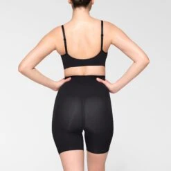 SEAMLESS SCULPT MID THIGH SHORT | ONYX -Underwear Specialty Shop SKIMS SHAPEWEAR BO SHO 3363 IE ONX 0012 BK
