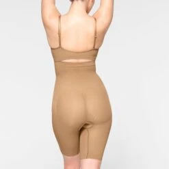 SEAMLESS SCULPT HIGH-WAISTED ABOVE THE KNEE SHORT | OCHRE -Underwear Specialty Shop SKIMS SHAPEWEAR BO SHO 3364 IE OCH 0023 BK