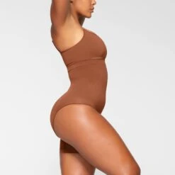 SEAMLESS SCULPT SOLUTION SHORT RIGHT LEG EXPOSED | BRONZE -Underwear Specialty Shop SKIMS SHAPEWEAR BO SHO 3365 IA BRZ 0011 SD