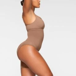 SEAMLESS SCULPT SOLUTION SHORT RIGHT LEG EXPOSED | SIENNA 9 SEAMLESS SCULPT SOLUTION SHORT RIGHT LEG EXPOSED | SIENNA -Underwear Specialty Shop SKIMS SHAPEWEAR BO SHO 3365 IA SIE 0009 SD