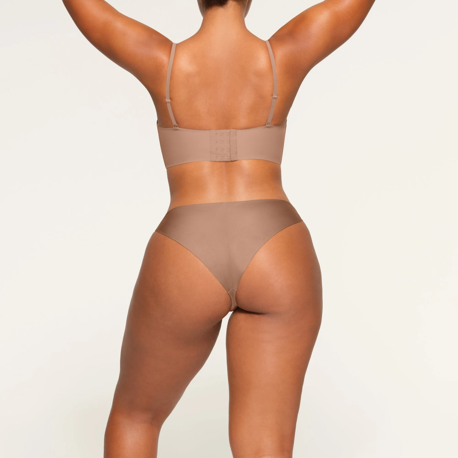 DEEP PLUNGE SHAPEWEAR BRA | SIENNA 6 DEEP PLUNGE SHAPEWEAR BRA | SIENNA - Image 4