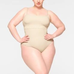 SEAMLESS SCULPT SCOOP NECK BRALETTE | SAND -Underwear Specialty Shop SKIMS SHAPEWEAR BR SCP 3357 ID SND 0002 FR