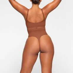 EVERYDAY SCULPT HIGH-WAISTED THONG | BRONZE 10 EVERYDAY SCULPT HIGH-WAISTED THONG | BRONZE -Underwear Specialty Shop SKIMS SHAPEWEAR PN THG 3150 KA BRZ 0015 BK 67fc7b5f e393 4627 a3a1 300b8d5c647f