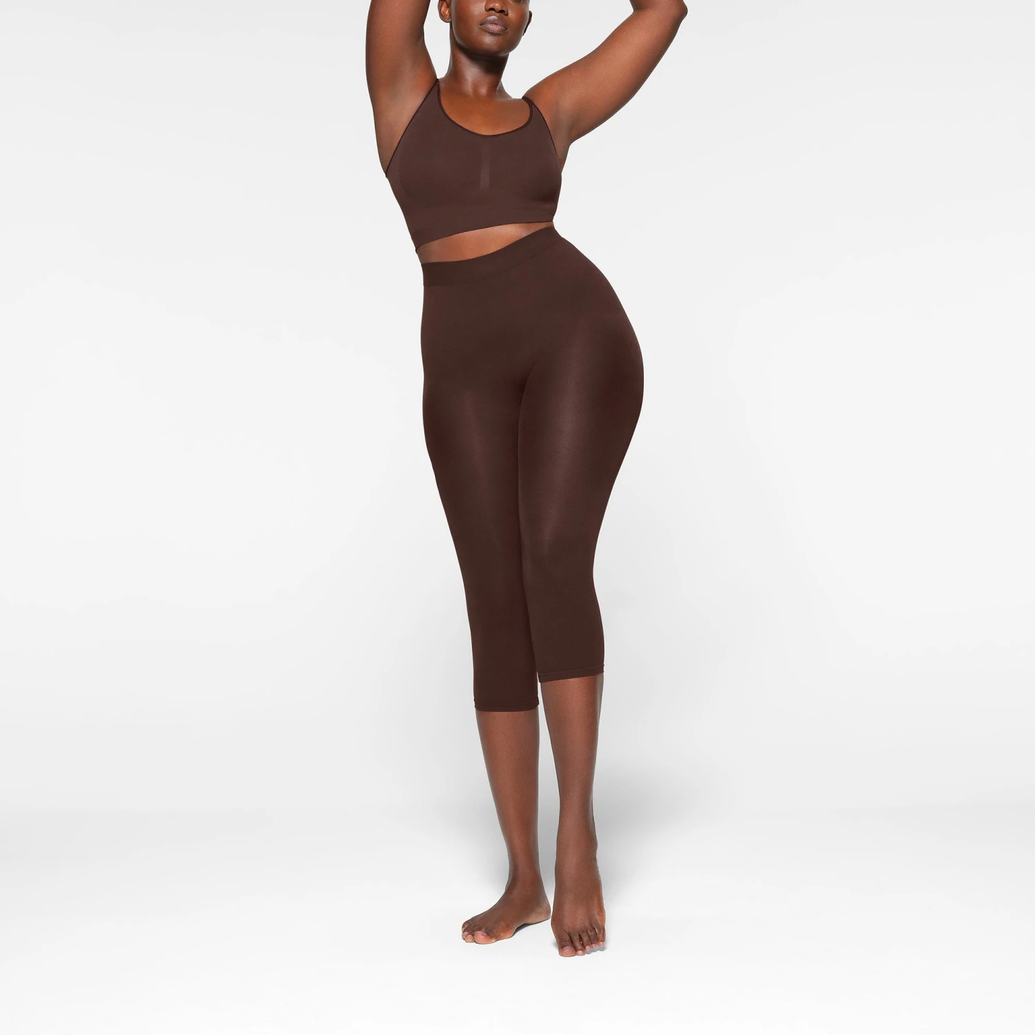 EVERYDAY SCULPT MID WAIST CAPRI | ESPRESSO 4 EVERYDAY SCULPT MID WAIST CAPRI | ESPRESSO - Image 2