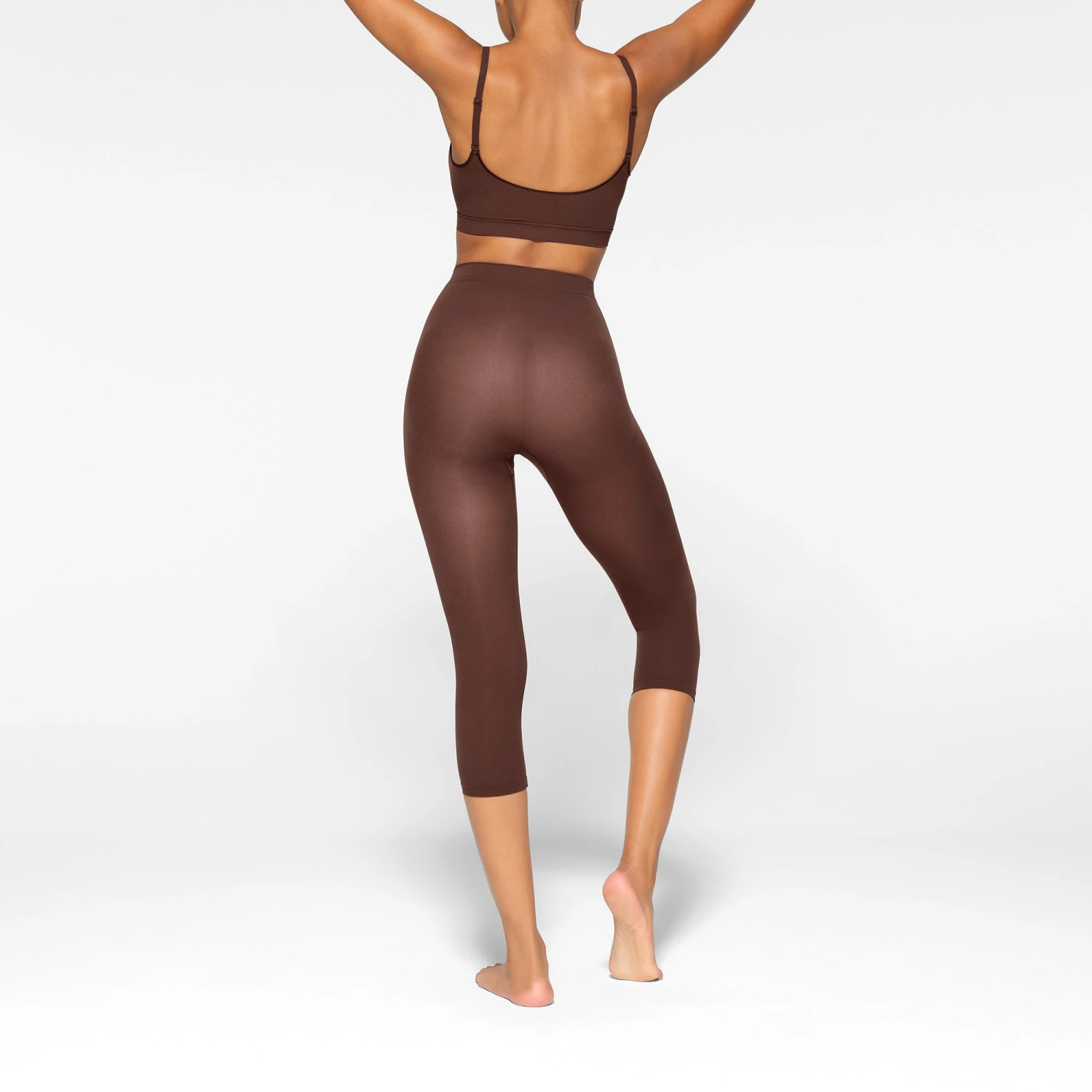 EVERYDAY SCULPT MID WAIST CAPRI | COCOA 6 EVERYDAY SCULPT MID WAIST CAPRI | COCOA - Image 4