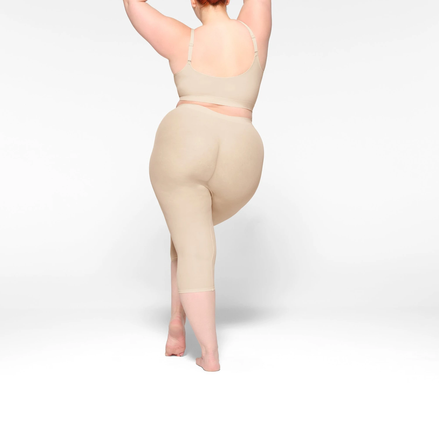 EVERYDAY SCULPT MID WAIST CAPRI | SAND 6 EVERYDAY SCULPT MID WAIST CAPRI | SAND - Image 4