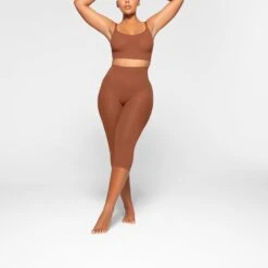 EVERYDAY SCULPT MID WAIST CAPRI | BRONZE -Underwear Specialty Shop SKIMS SHAPEWEAR SH CAP 2156 KA BRZ 0006 FR