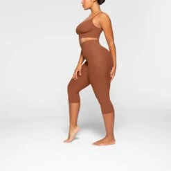 EVERYDAY SCULPT MID WAIST CAPRI | BRONZE -Underwear Specialty Shop SKIMS SHAPEWEAR SH CAP 2156 KA BRZ 0012 SD