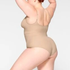 EVERYDAY SCULPT HIGH-WAISTED BRIEF | MICA -Underwear Specialty Shop SKIMS SHAPEWEAR SH HWB 2151 JB MCA 0010 SD df377fe8 205a 4f45 8cae c346146b7dcd