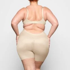 BARELY THERE LOW BACK SHORT | SAND -Underwear Specialty Shop SKIMS SHAPEWEAR SH LWB 1569 ZB SND 0016