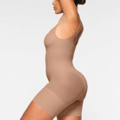 EVERYDAY SCULPT MID THIGH BODYSUIT | SIENNA -Underwear Specialty Shop SKIMS SHAPEWEAR SH ONE 2154 IA SIE 0010 SD 79ad2b46 db6d 44f8 8584 18579af4614b