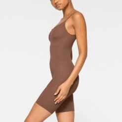 EVERYDAY SCULPT MID THIGH BODYSUIT | JASPER -Underwear Specialty Shop SKIMS SHAPEWEAR SH ONE 2154 JA JSP 0009 SD