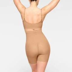 EVERYDAY SCULPT HIGH-WAISTED MID THIGH SHORT | OCHRE -Underwear Specialty Shop SKIMS SHAPEWEAR SH SHO 2152 JC OCH 0013 BK 27c5fbc9 e3a7 4b4f a64e ee86e90115ea