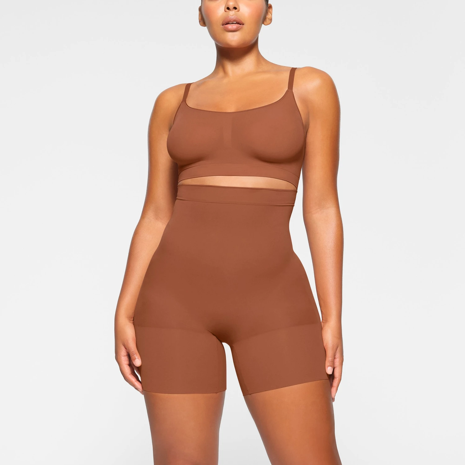 EVERYDAY SCULPT HIGH-WAISTED MID THIGH SHORT | BRONZE 4 EVERYDAY SCULPT HIGH-WAISTED MID THIGH SHORT | BRONZE - Image 2
