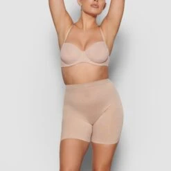 SHEER SCULPT LOW BACK SHORT | CLAY -Underwear Specialty Shop SKIMS SHORT SH SHO 0299 CLY FR