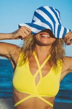 Solid & Striped The Canvas Bucket Hat